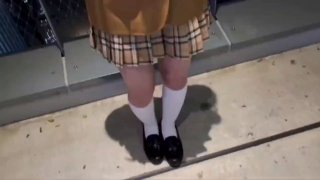 18岁大一小嫩妹双插调教被强行插入